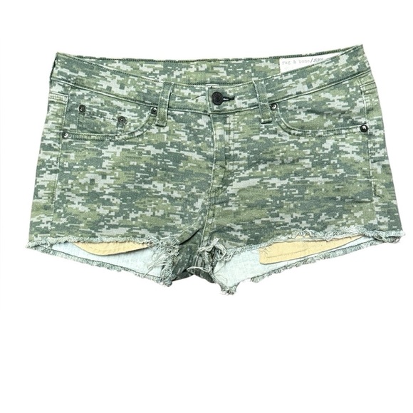 Rag & Bone jean shorts low rise camouflage green size 27 - Picture 1 of 10